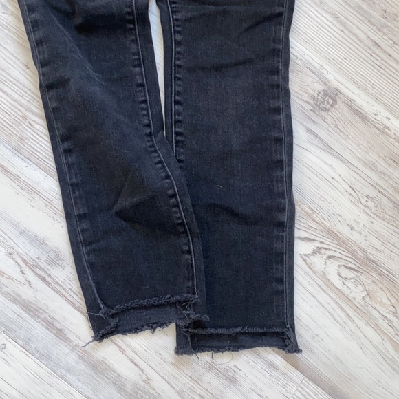 PAIGE | FADED BLK CROP SKINNY - Picture 4 of 6